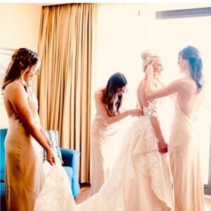 Only worn once 3 years ago . One of a kind beautiful wedd  gown